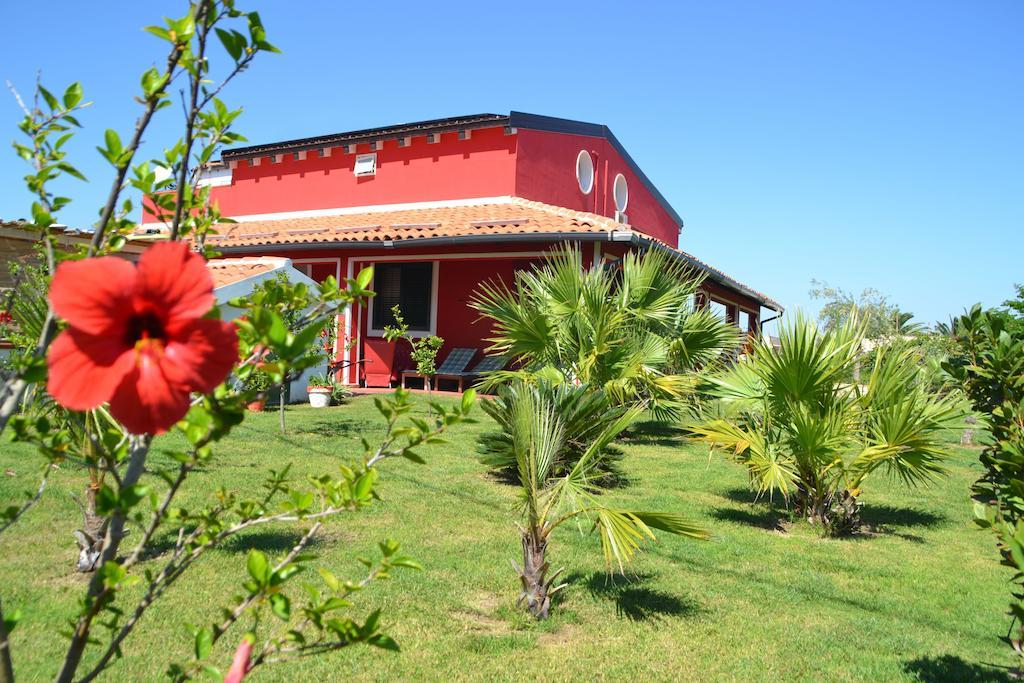 Floripa Surf House Bed & Breakfast Santa Maria Del Focallo Luaran gambar